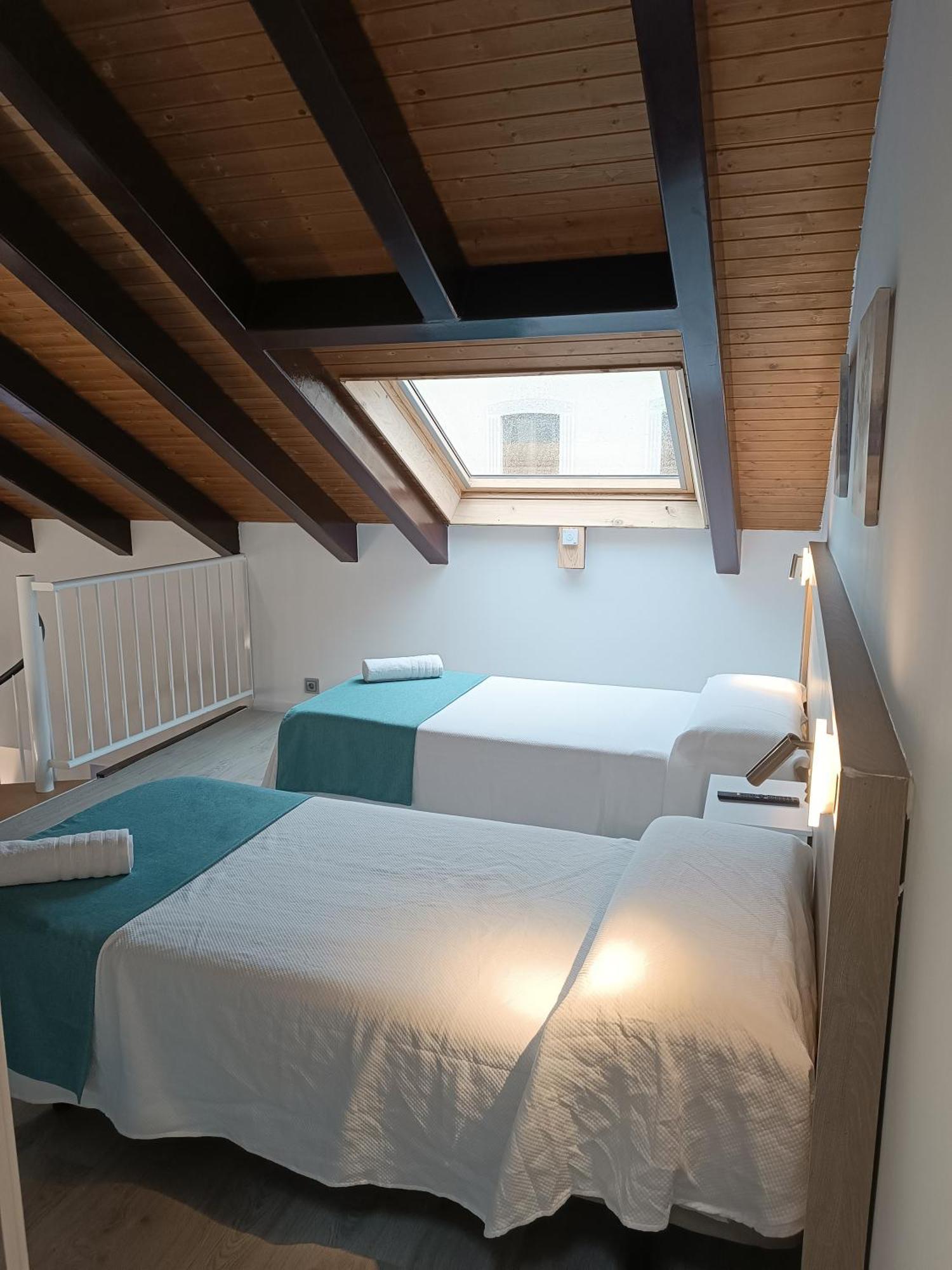 Apartamentos Turisticos Avila Puerta De Los Leales 1-2 Ngoại thất bức ảnh