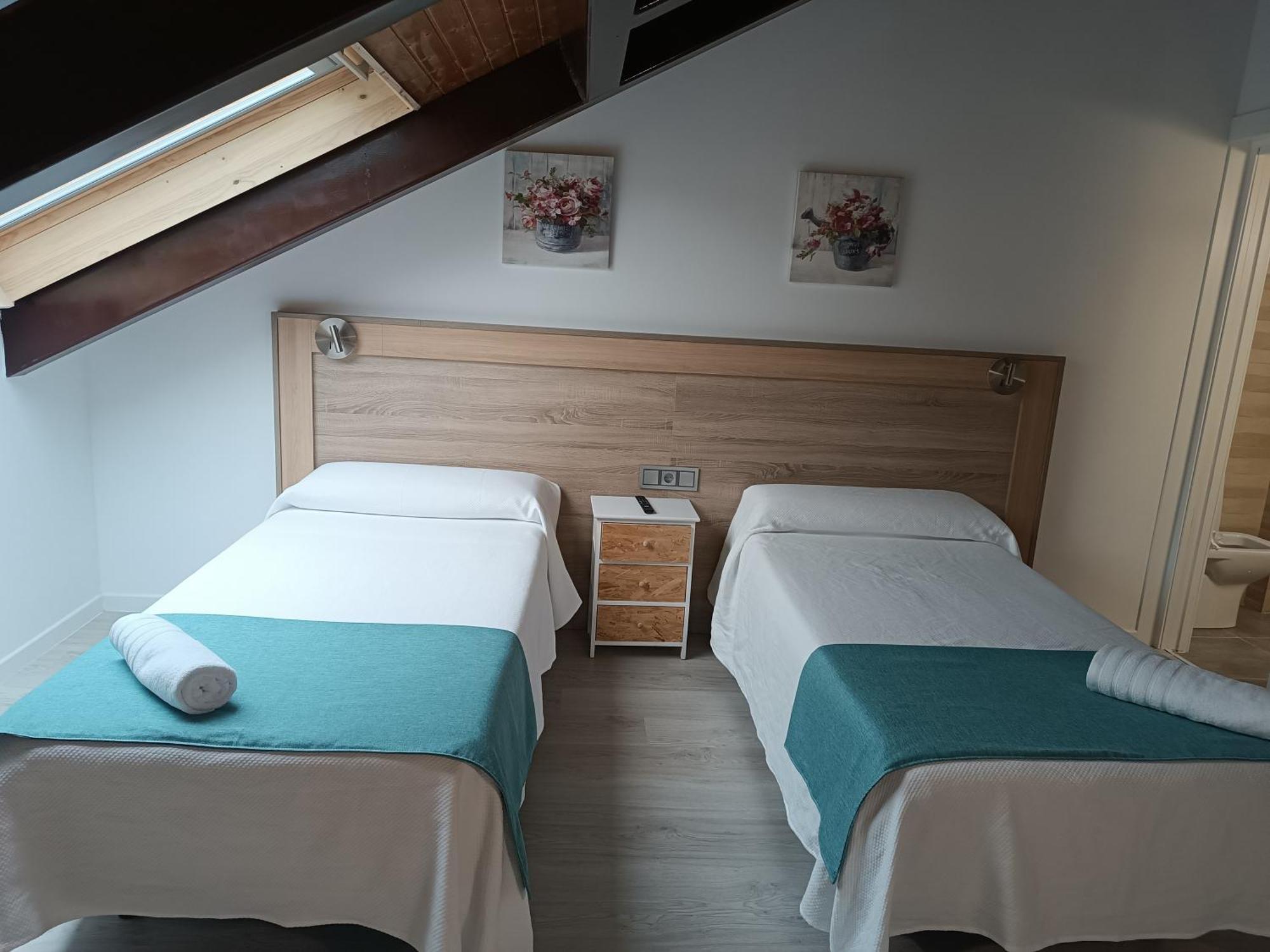 Apartamentos Turisticos Avila Puerta De Los Leales 1-2 Ngoại thất bức ảnh